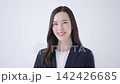 スーツのビジネスウーマン 142426685