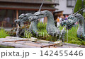 在神社和寺廟的淨身泉中，清澈的泉水從龍口中噴湧而出。這是參拜前的淨身儀式，也是日本傳統美學的象徵。 142455446