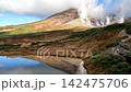 Autumn leaves are at their peak on Mt. Asahidake. 142475706
