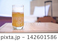 旅行先のホテルで飲むビール 旅行先のホテルで飲むビール 142601586