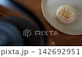 日本和菓子（日本傳統點心）、練切（一種和菓子）和茶壺。 142692951
