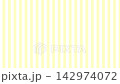 A looping video featuring vertical stripes of white and light yellow. 142974072