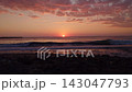 從北海道惠裡茂町的歌別海灘看到的日落海景 143047793
