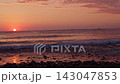 北海道惠裡茂町歌別海灘的海景與日落 143047853