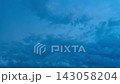 縮時攝影:盛夏黃昏時分,雷雲和閃電掠過。 縮時攝影:盛夏黃昏時分,雷雲和閃電掠過。 143058204