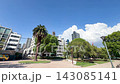 從大阪天滿橋的河邊望去，壯麗的積雨雲鋪滿了夏日的天空。 143085141