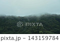 宮崎縣高千穗町，雨後山脊瀰漫著薄霧。 143159784