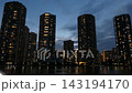 （夜景）東京江東区東雲のマンション群フィックス 143194170