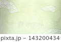 背景採用日式紙張的紋理，並飾以傳統的日式圖案。 143200434
