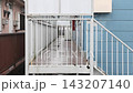 雨の日のアパートの階段 雨の日のアパートの階段 143207140