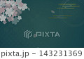 日式插畫和動畫視頻，描繪了夜空中櫻花飄落的景象。 143231369