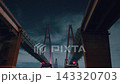 從下方仰望夜空下的明子海神橋，會感受到橋樑的縱深感，夜景也十分壯觀。 143320703