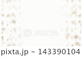 一段優雅的背景視頻，以白色背景襯托出金色散景。 143390104