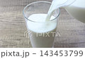 牛奶 143453799
