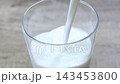 牛奶 143453800