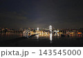 東京のレインボーブリッジと噴水の夜景 143545000