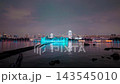 東京のレインボーブリッジと噴水の夜景 143545010