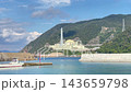 福井県の海と奥に見える もんじゅ 143659798