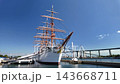 富山縣入水市新港區美麗的秋景。 143668711