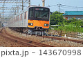 東武日光線を走行する車両 143670998
