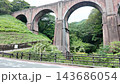 群馬県安中市の碓氷第三橋梁（めがね橋） 緑豊かな自然に囲まれた歴史的なレンガ造りのアーチ橋 143686054
