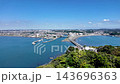 江の島灯台の展望台から見る片瀬海岸の市街地 143696363