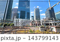 從東京車站附近看到的丸之內摩天大樓和鐵路景觀 143799143