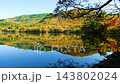 Lake Yunoko in Oku-Nikko, Nikko City, Tochigi Prefecture, is ablaze with autumn colors. 143802024