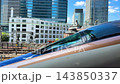 北陸新幹線停靠東京站，可欣賞丸之內市景。 143850337