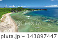 沖繩島的無人機空拍照片，展現了島嶼最北端邊戶岬周圍的景色。 143897447