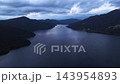 神奈川県箱根町・芦ノ湖の夕暮れ俯瞰空撮 143954893