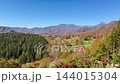 秋の笹ヶ峰高原の美しい紅葉の山々 秋の笹ヶ峰高原の美しい紅葉の山々 144015304